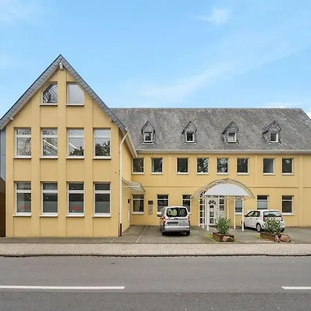 Am Sinziger Schloss